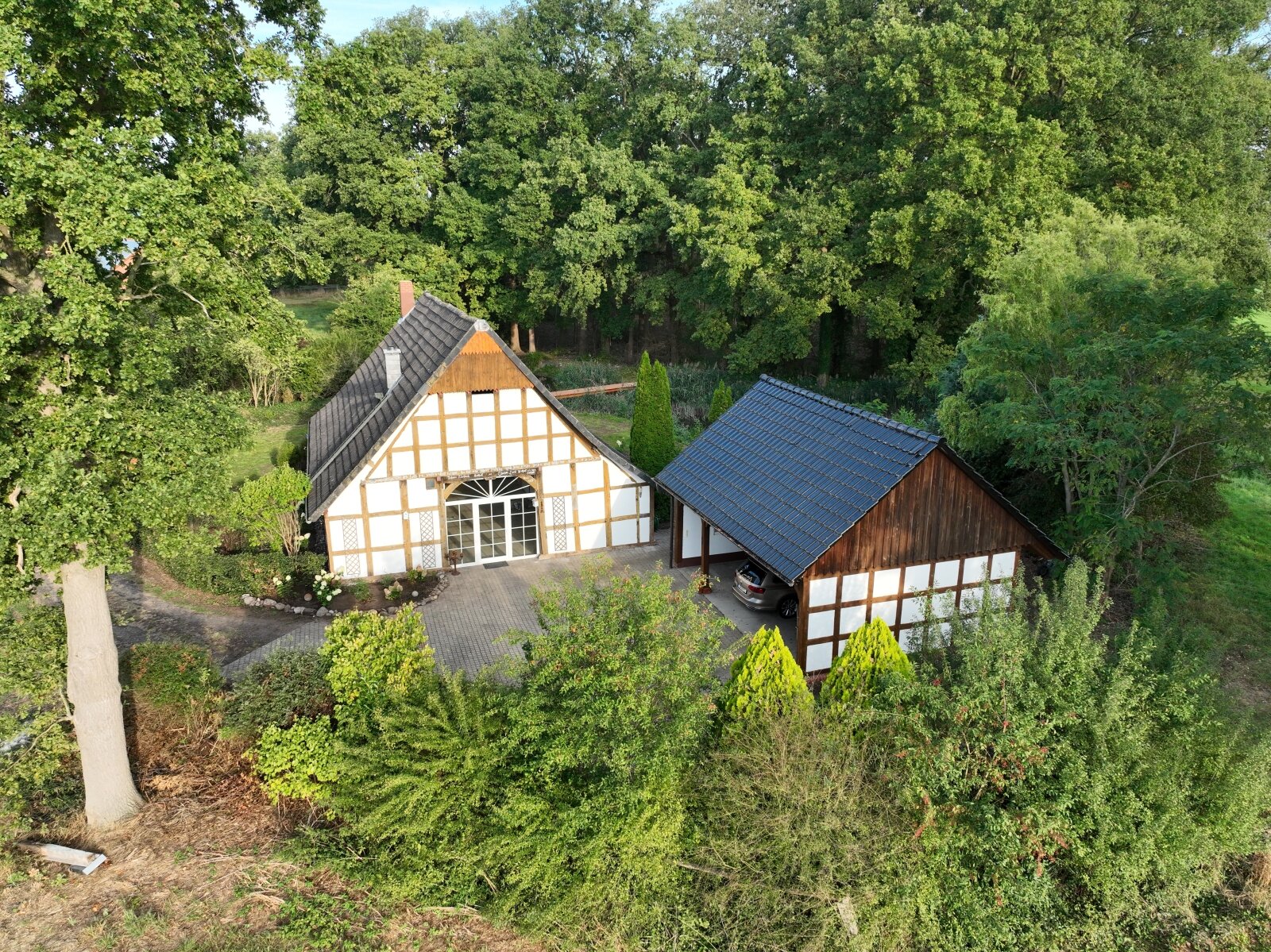 ****Wunderschönes Einfamilienhaus mit Teich- und Waldgrundstück und Pferdewiese und Offenstall in Alleinlage ****Wunderschönes Einfamilienhaus mit Teich- und Waldgrundstück und Pferdewiese und Offenstall in Alleinlage