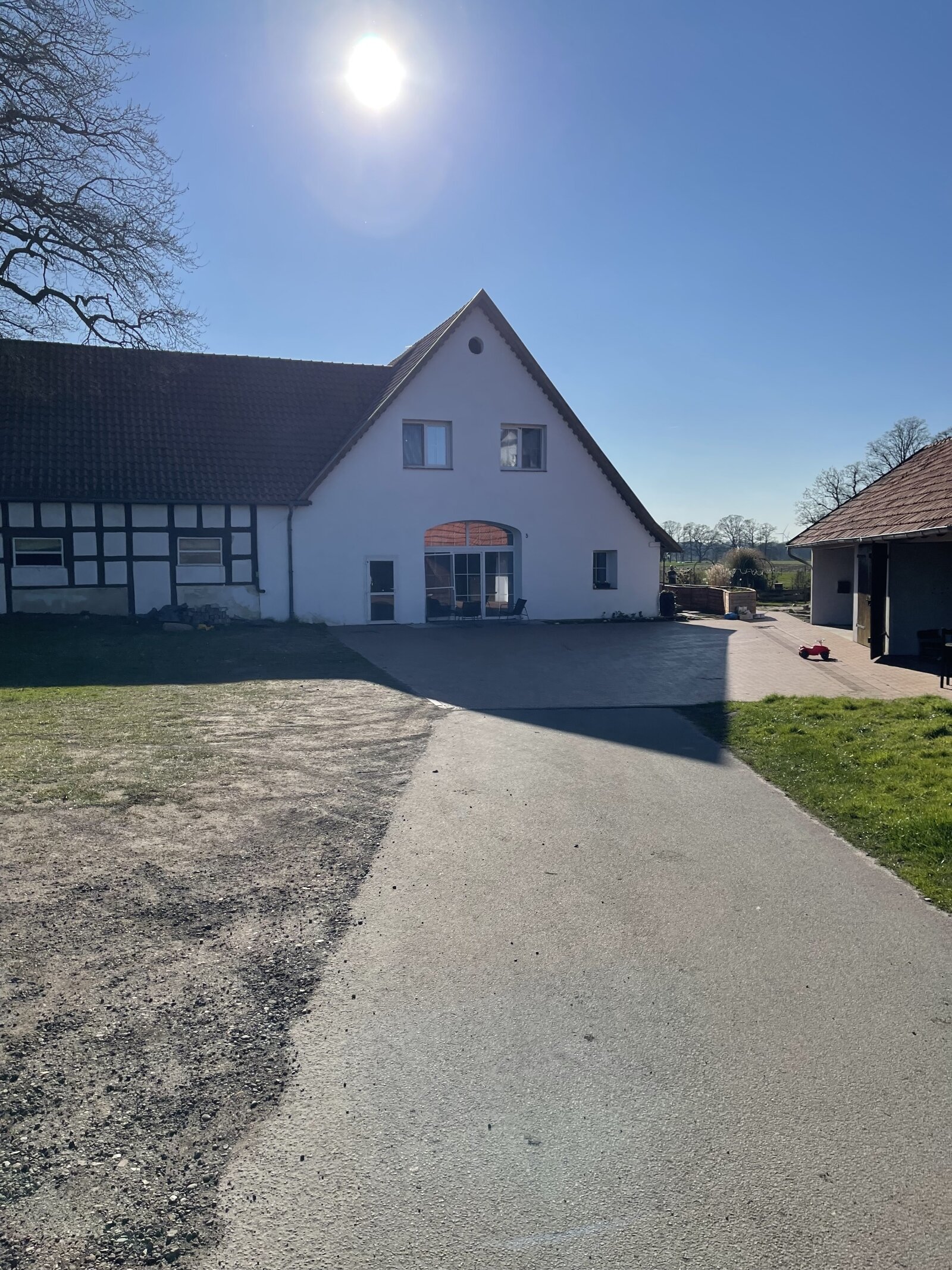 ****Ländliches 3-Parteien-Haus mit Reitplatz und Fernblick in Stemwede-Niedermehnen ****Ländliches 3-Parteien-Haus mit Reitplatz und Fernblick in Stemwede-Niedermehnen